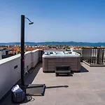 Luxury Penthouse Aria Apartment