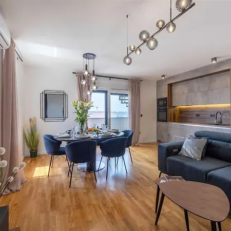 Luxury Penthouse Aria