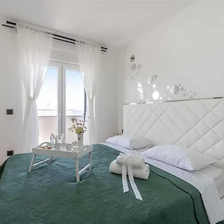 Апартаменти Luxury Penthouse Aria